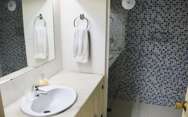 Apartment in Beautiful Villa With Communal Swimming Pool