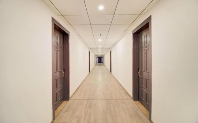 FabHotel Alpha Center