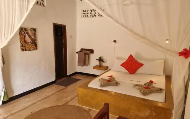 Red Monkey Beach Lodge