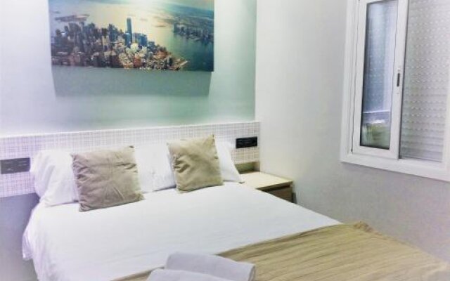 Barcelona Fifteen Luxury Hostel