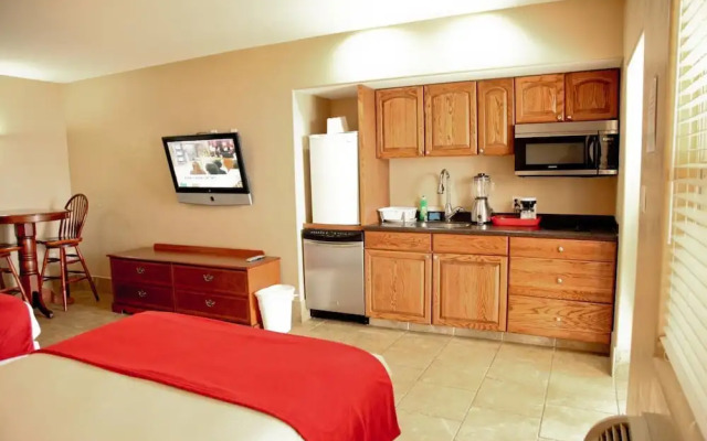 Lake Grassy Inn & Suites