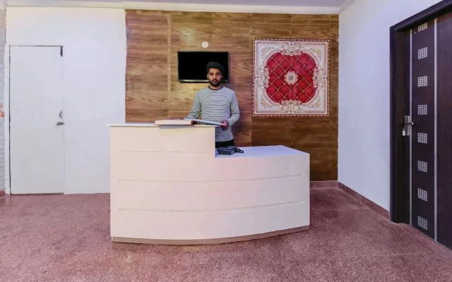 OYO Flagship 30504 P.R Residency