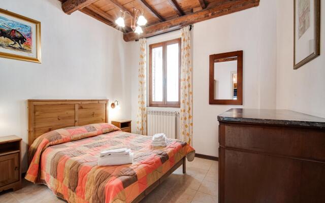 Attractive Farmhouse in Monticiano with Garden