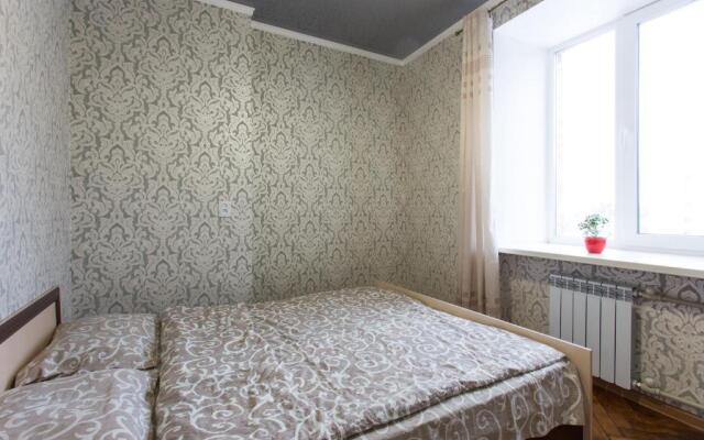 Royal Apartment On Bazhanova 11 A