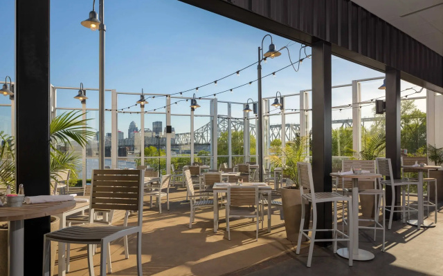 Sheraton Louisville Riverside Hotel
