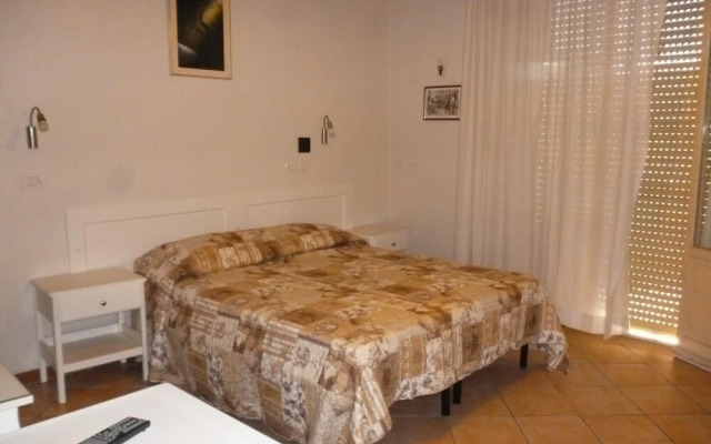 Lastra Bed & Car