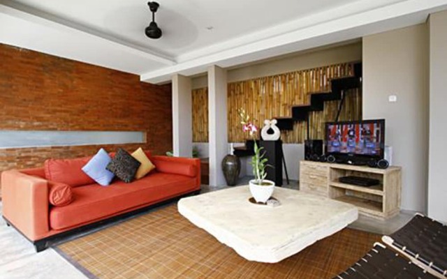 The Grove Villa Bumbak