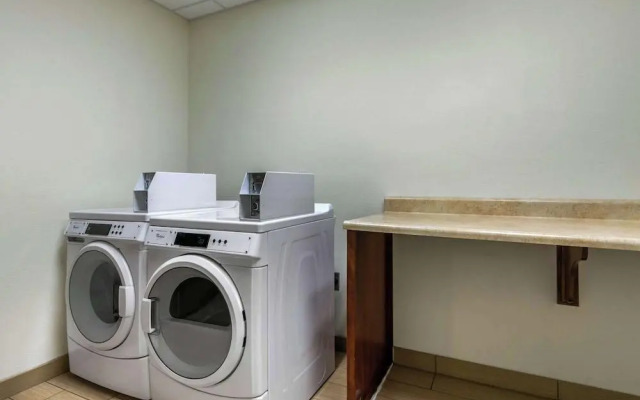 Comfort Inn & Suites Marion I-57