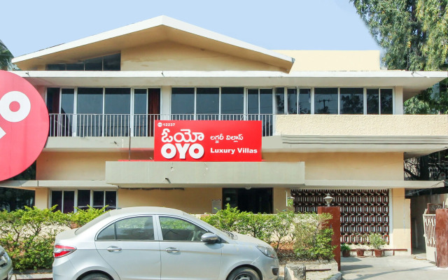 OYO 12237 Luxury Villas