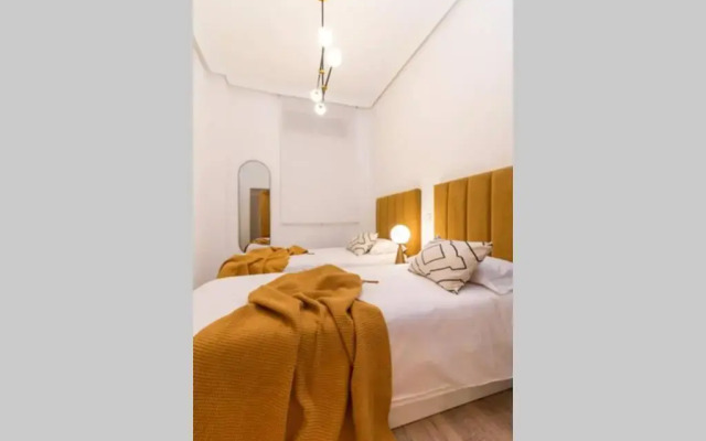 Coqueto piso en Madrid/Atocha. 4 personas 2 hab