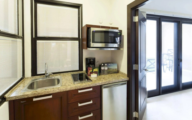 Puerta Cortes Residences