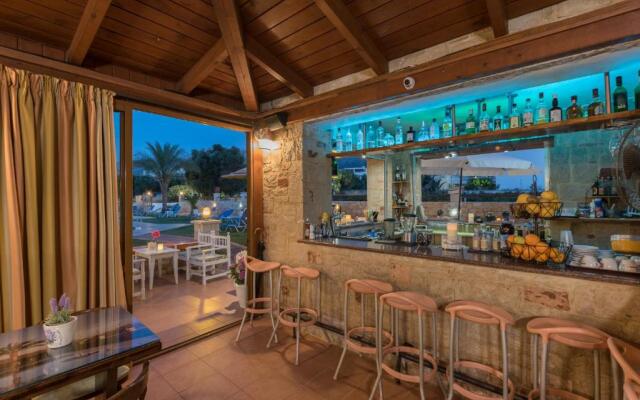 Danelis Studios and Apartments