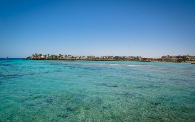 Eagles Downtown Zahabia & Beach Resort