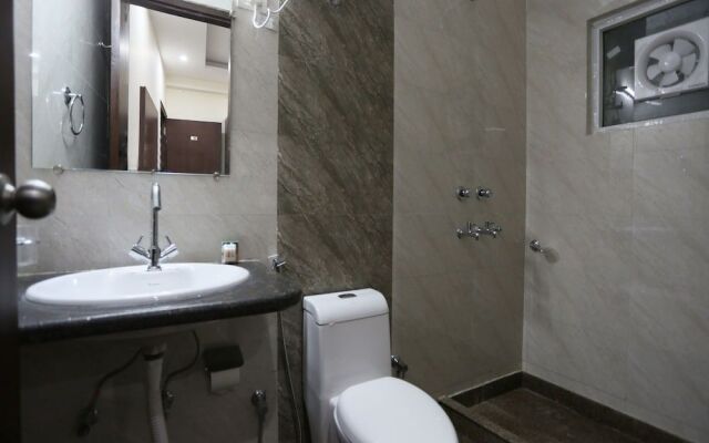 OYO 8205 Hotel Petals Inn