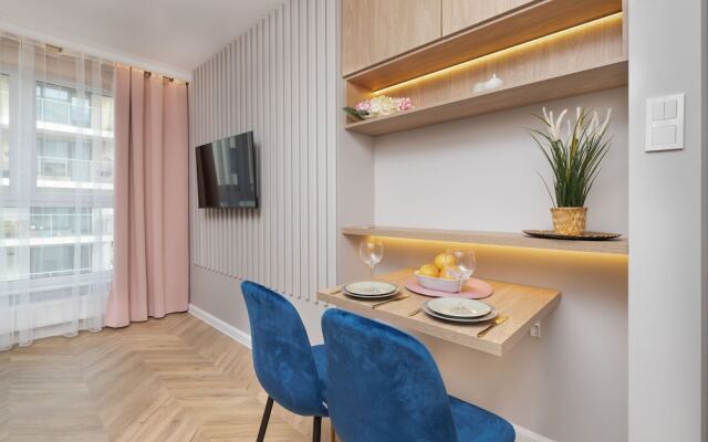 Studio With Bathub in Gdansk by Renters
