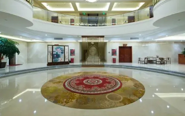 Xinda Hotel (Dali High-Speed Railway Station & Erhai Lake Park)