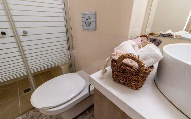 King David Residence Luxury 4 BD/Pool/Gym/Parking