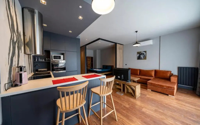 Classy, modern furnished residence-7/24 security ( benesta 64 )