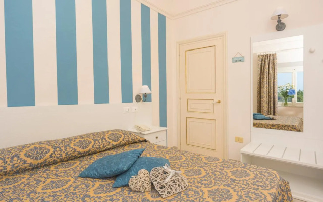 Grand Hotel Villa Parisi