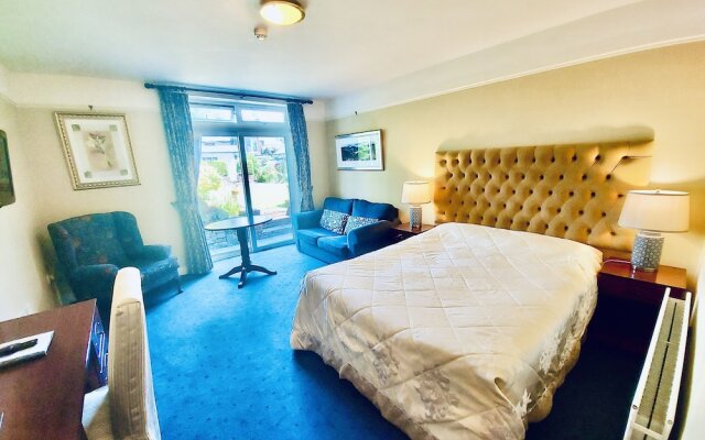 Belvedere Lodge