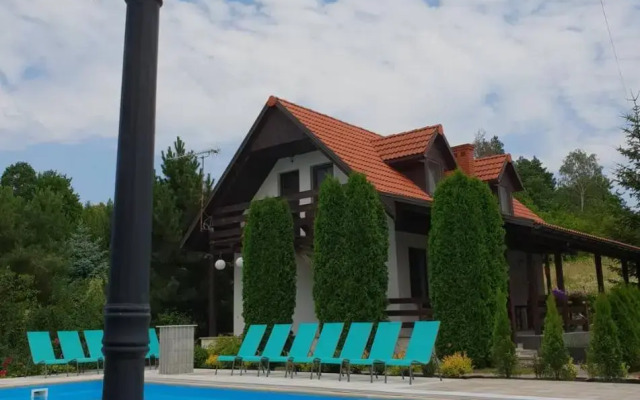 Willa Irys z basenem