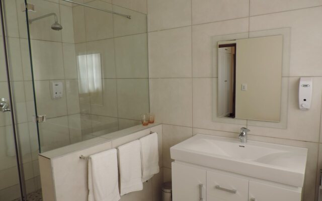 Milkwood Lodge - Hermanus