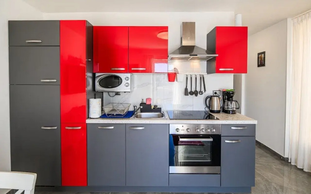 Sleek and Stylish Umag Apartments With Sea View