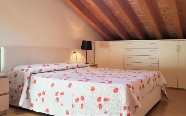 La Quiete 58 Maisonette Lake view by Gardadomusmea