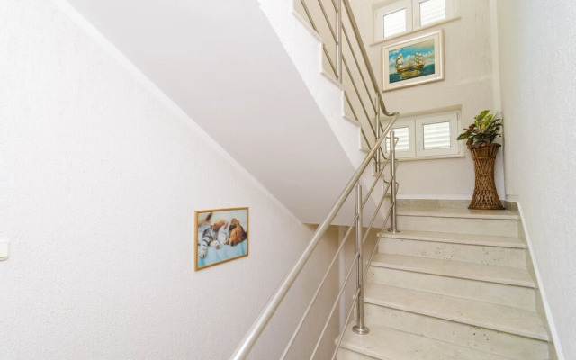 Apartments & Rooms Barisic