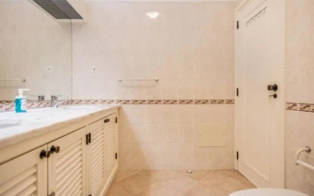 #025 Relaxing and Quiet House with Pool