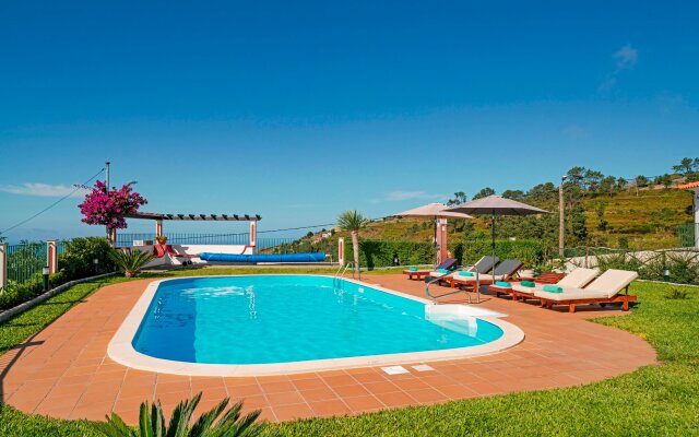 Secluded Tranquil Spacious Villa, Stunning Views, Heated Pool & A/C Theo'S