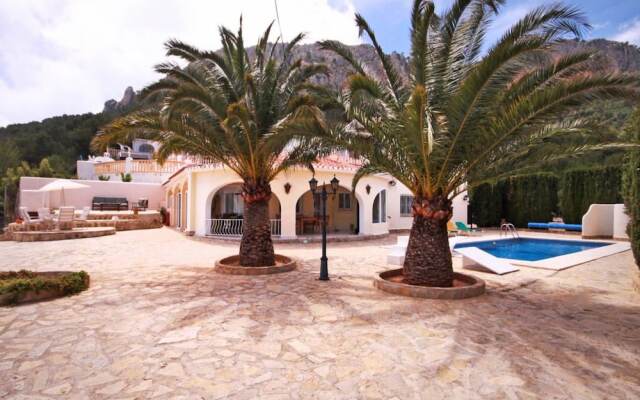 Villa 3 Bedrooms With Pool Wifi And Sea Views 106384