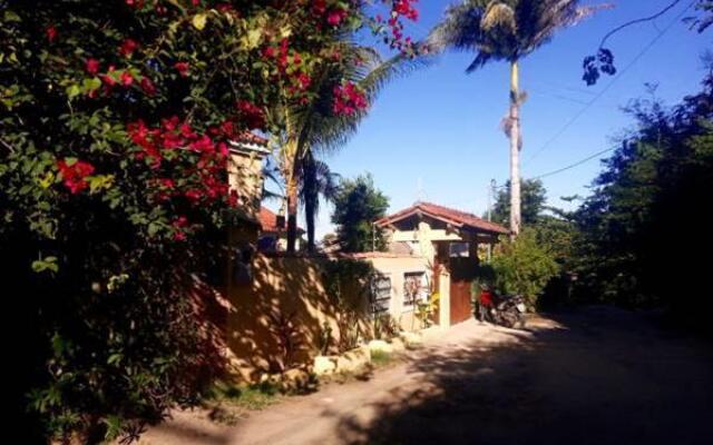 Novos Baianos Hostel e Suites