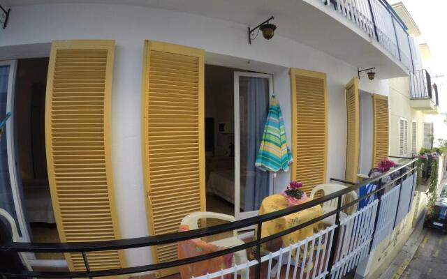 Apartamentos Montserrat