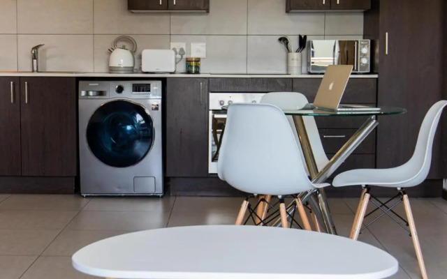 Luxury 2bed 2bath in a Secure golf estate.WIFI