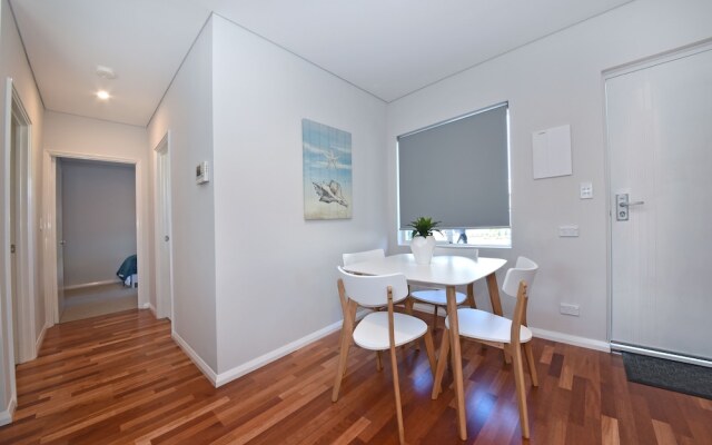 Stylish Apartment near Perth City 2210