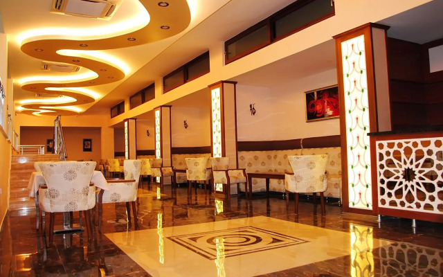 Malahit Exclusive City Hotel