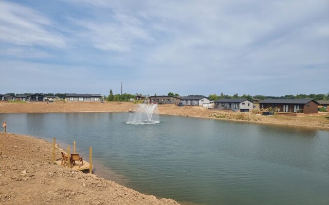 Remarkable 2-bed Luxury Lodge in Routh With Hottub