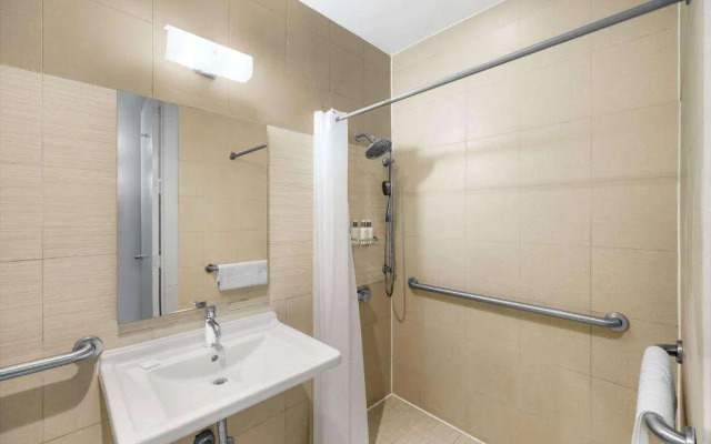 Hotel 27 by LuxUrban