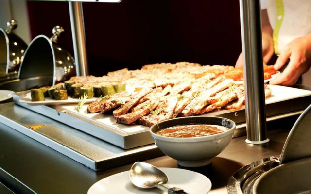 Campanile Poitiers - Site du Futuroscope