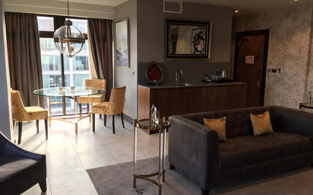 Ten Square Hotel