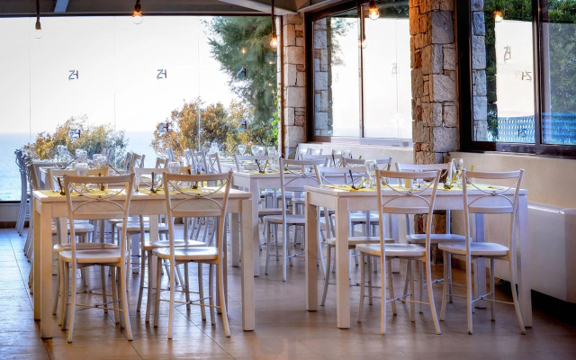 Elios Hill - Sun Kissed Happiness Hotel
