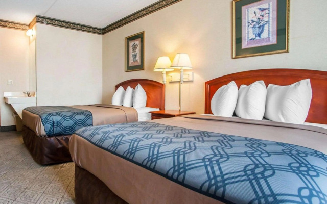 Rodeway Inn & Suites Milwaukee Airport