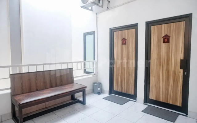 D Palma Near Lokananta Manahan Mitra RedDoorz