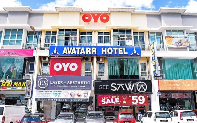 Super OYO 44097 Avatarr Hotel