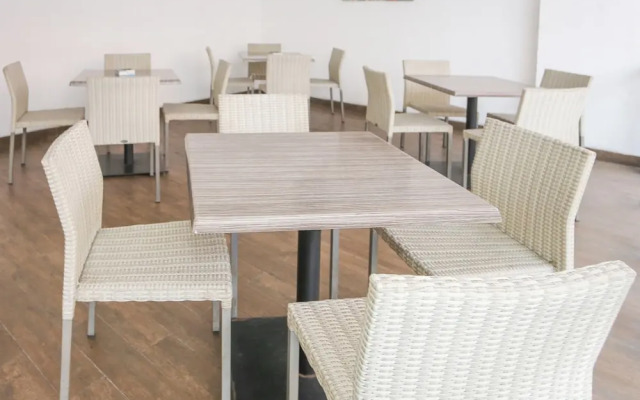 OYO 93933 King's Room