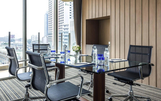 Hilton Garden Inn Bangkok Silom