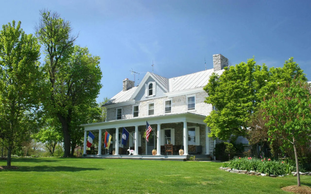 L'Auberge Provencale Inn & Restaurant