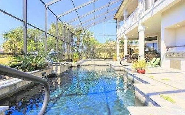 Sea Winds Beach Home by RedAwning