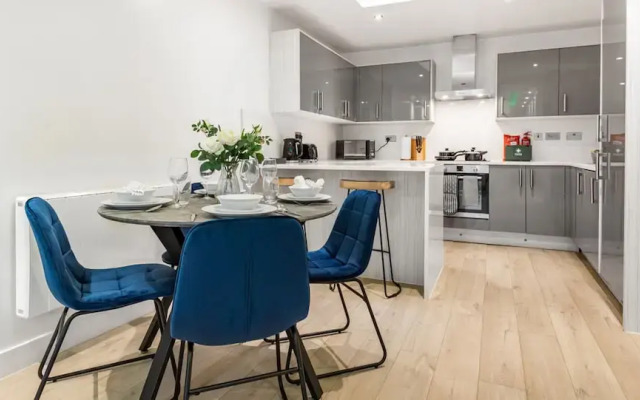 Ragan Court Apartments in Aldershot